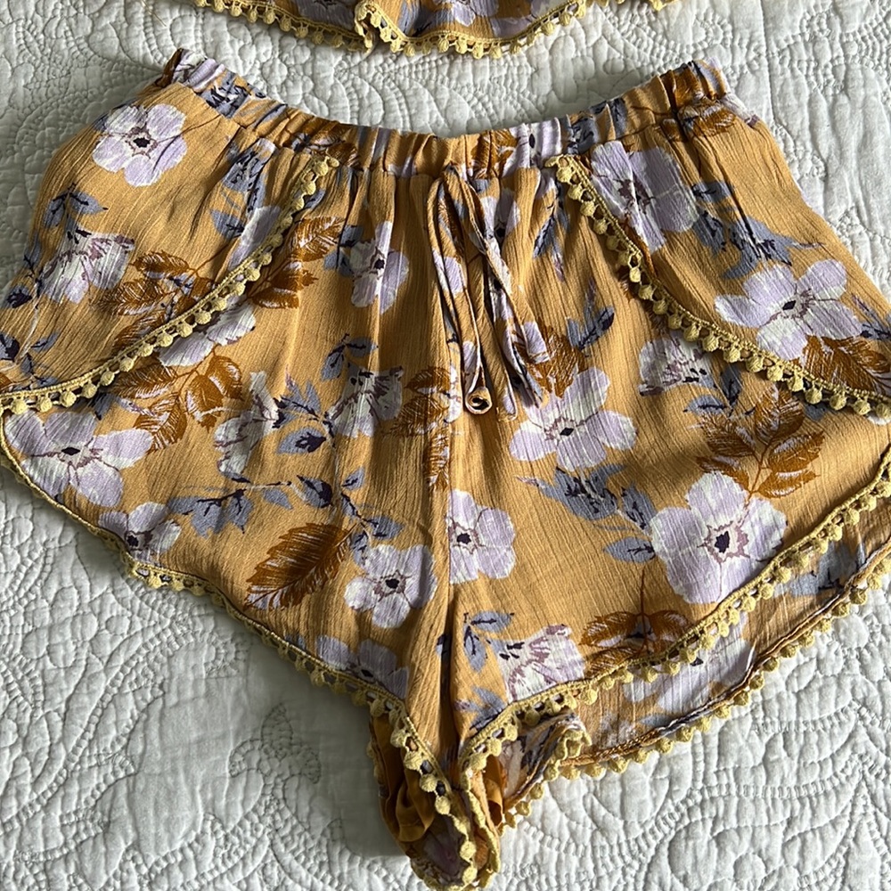 Floral Set - Picture 3 of 6